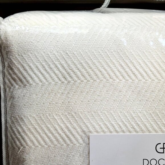 3-pc DOCOFIL Portugal Cotton Chevron King Size Cotton Duvet Cover (Creamy White) - Picture 3 of 8